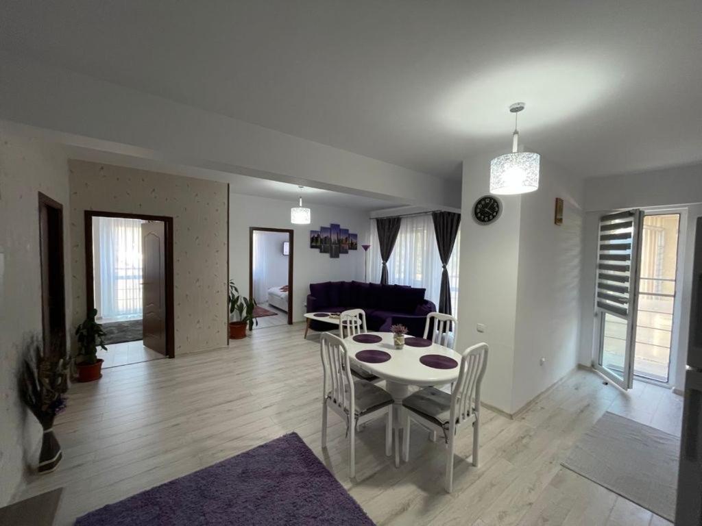 Deny'S Apartament Gura Humorului Exteriör bild